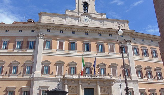 Solo una domanda semplice semplice ai candidati. Basta rispondere SI o NO.