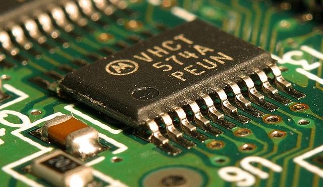 L’Europarlamento regolamenta l’Intelligenza Artificiale in nome del rispetto delle leggi e dei valori europei.