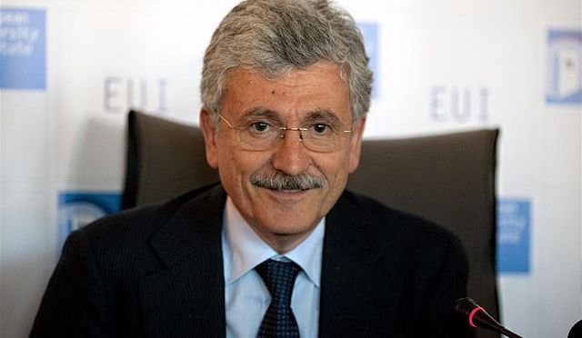 Massimo D’Alema indagato per corruzione internazionale.  Un altro problema per quel che resta della credibilità della politica.